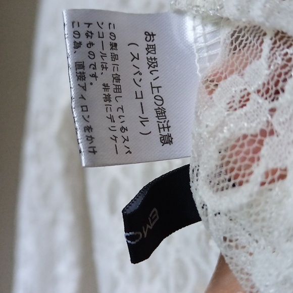 Ptp16" Lace Long sleeve White Top - Picture 7 of 12